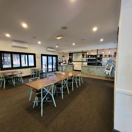 Palm And Pawn Motor Inn Wagga Wagga Eksteriør billede