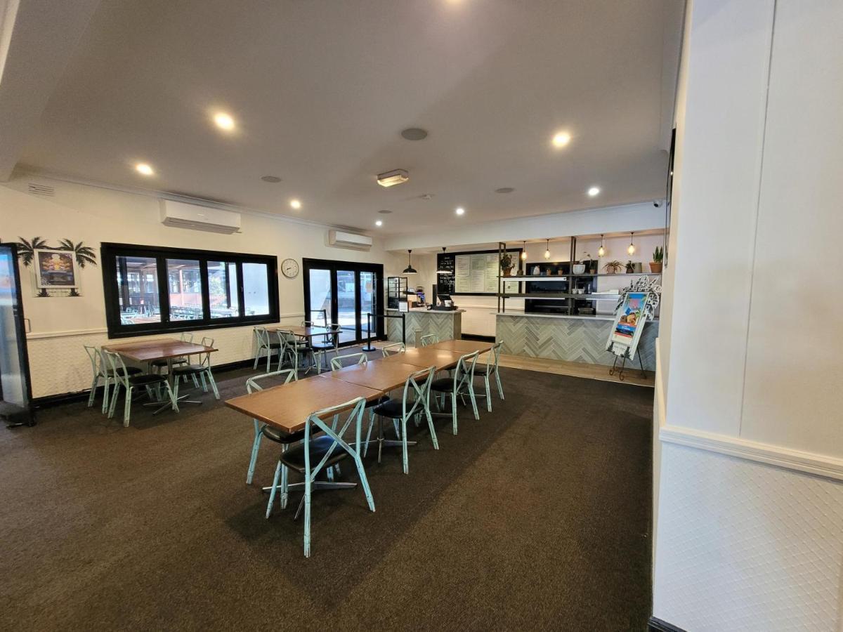 Palm And Pawn Motor Inn Wagga Wagga Eksteriør billede