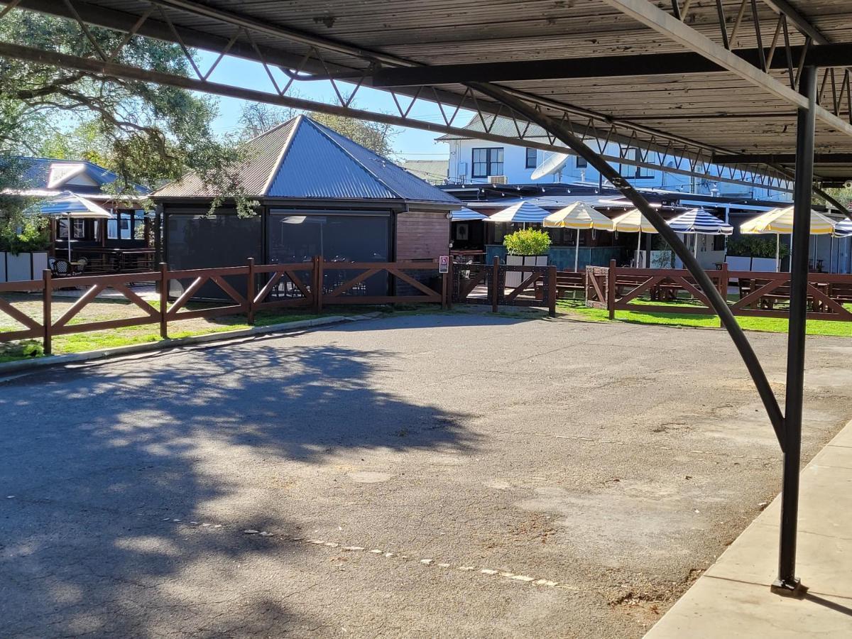 Palm And Pawn Motor Inn Wagga Wagga Eksteriør billede